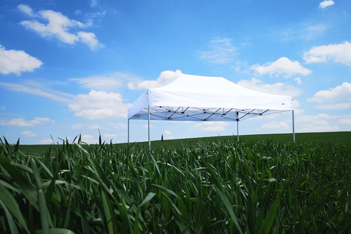 Vand cort petrecere Constanța