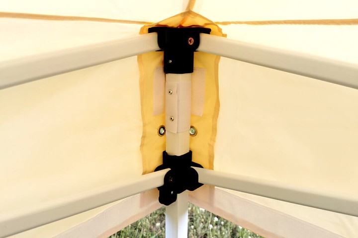 Voi vinde un stand de băutură rapidă de 3x6m