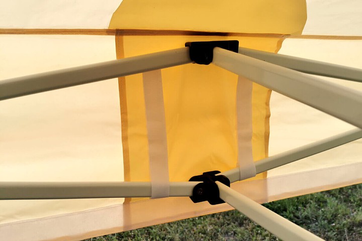 cort de vânzare 3x6m